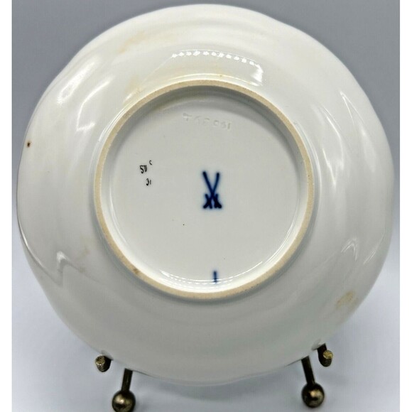 VINTAGE Meissen Indian Painting Green- Flat Cup & Saucer Set - Flowers Gold Trim - Picture 4 of 11